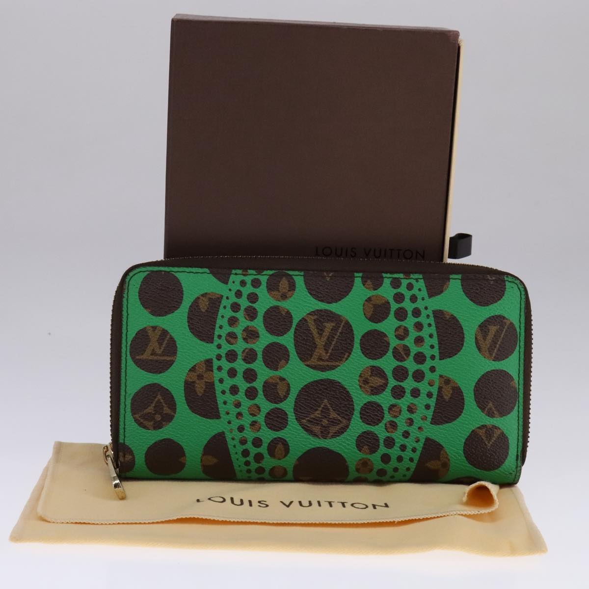 Louis Vuitton Zippy wallet, Green, Canvas, wallet