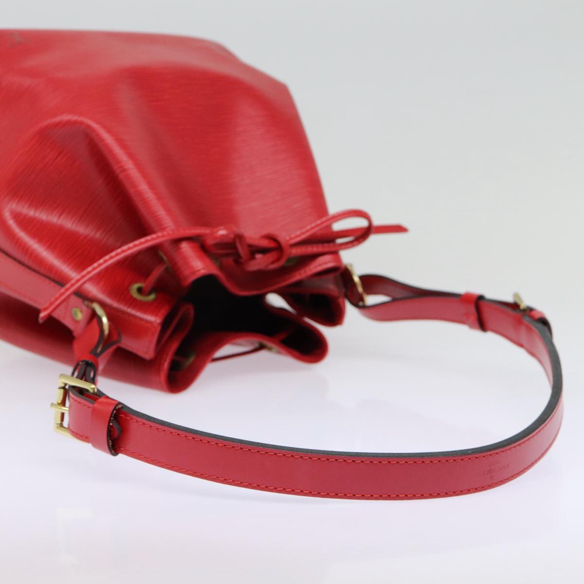 Louis Vuitton Noe, Red, Leather, shoulder