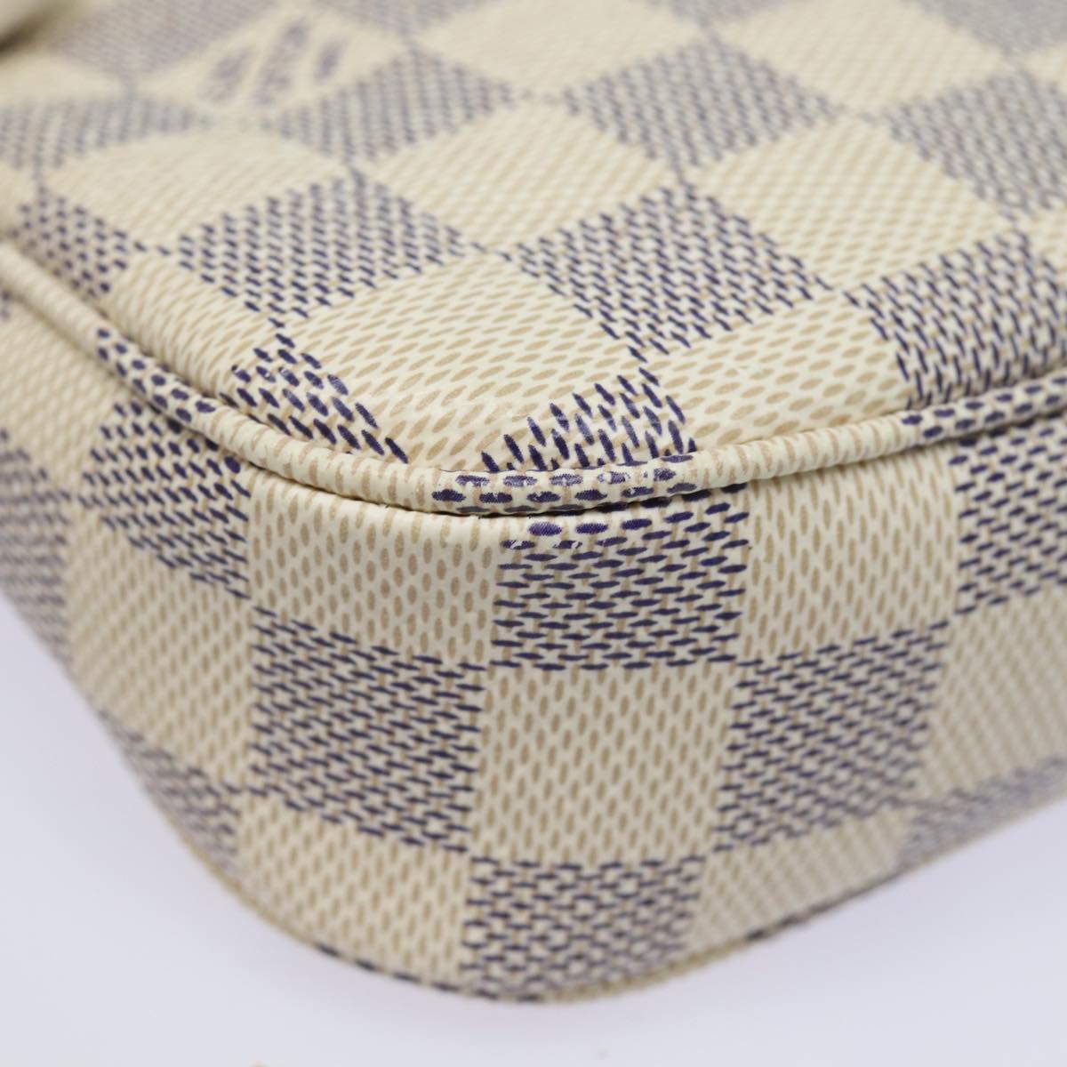 Louis Vuitton Pochette accessoires, White, Canvas, clutch