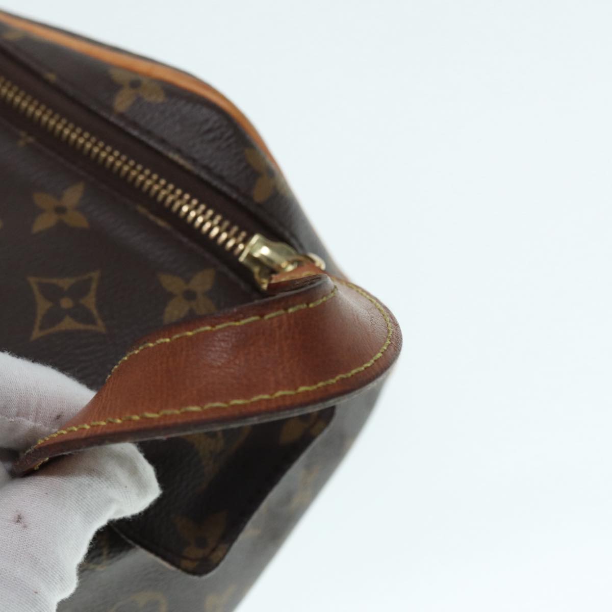 Louis Vuitton Dopp Kit, Brown, Canvas, clutch