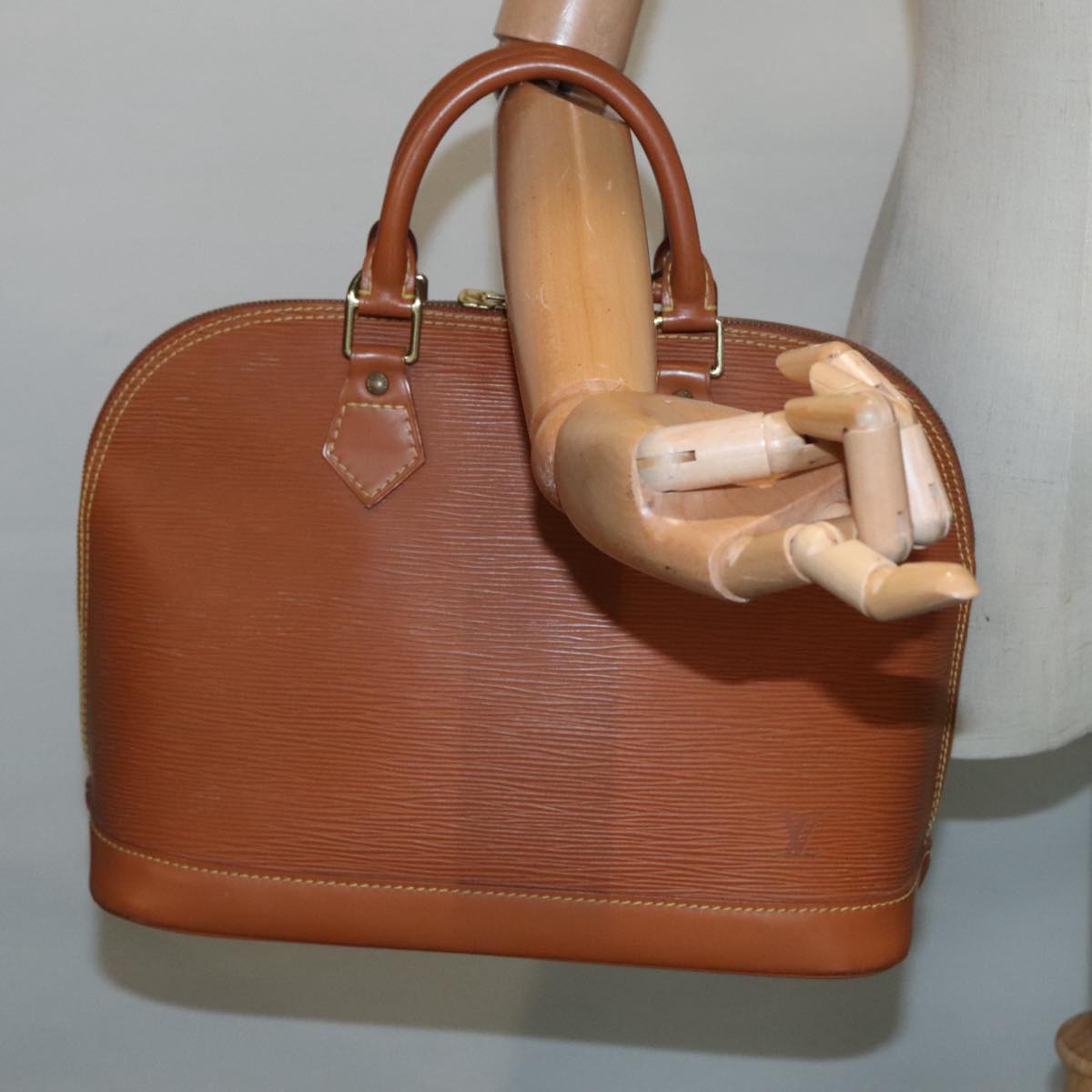 Louis Vuitton Alma, Brown, Leather, handbag