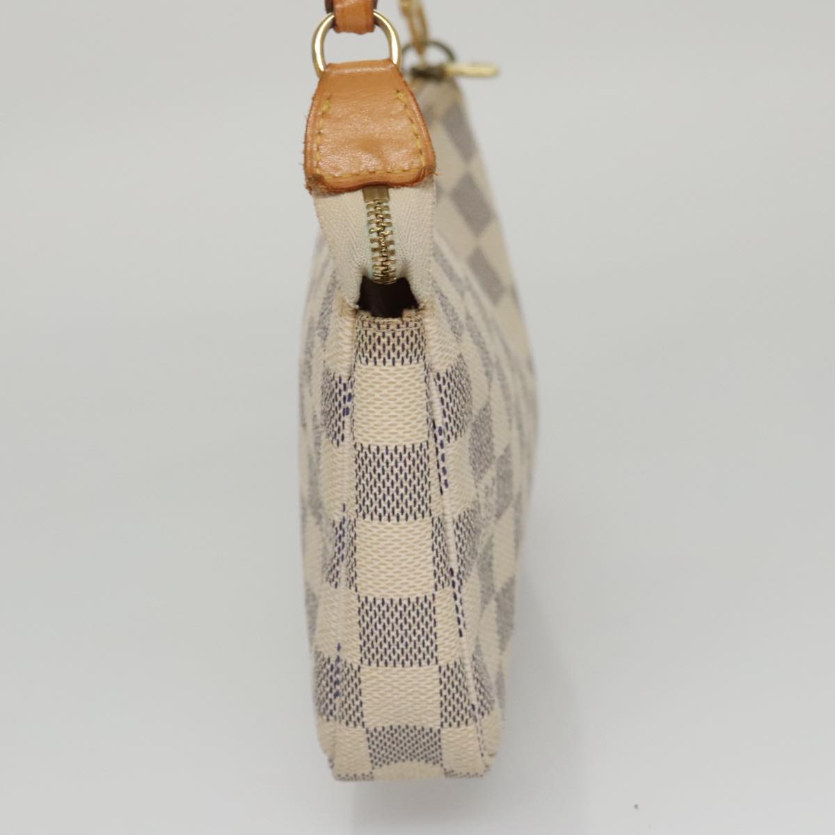 Louis Vuitton Pochette Accessoire, White, Canvas, clutch