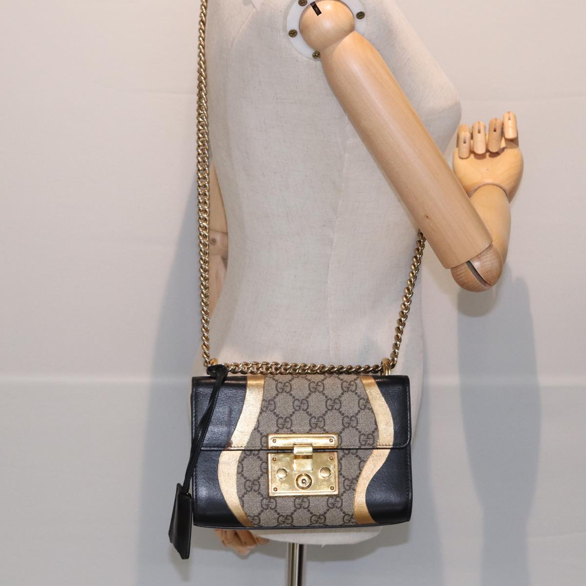 Gucci Padlock, Beige, Leather, shoulder