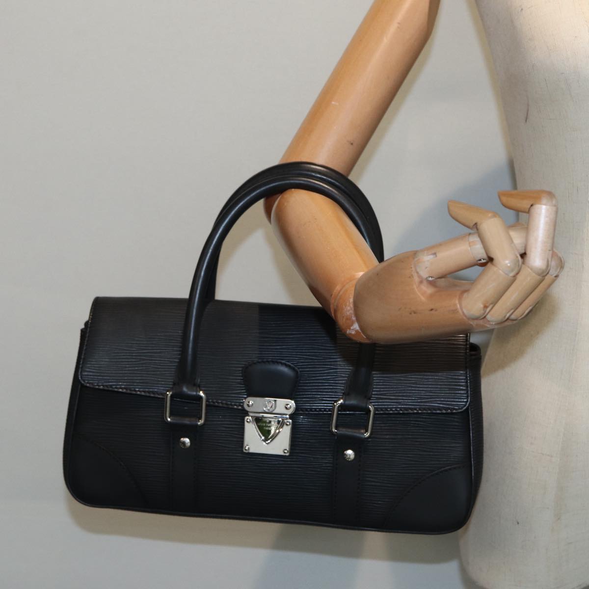 Louis Vuitton Segur, Black, Leather, handbag