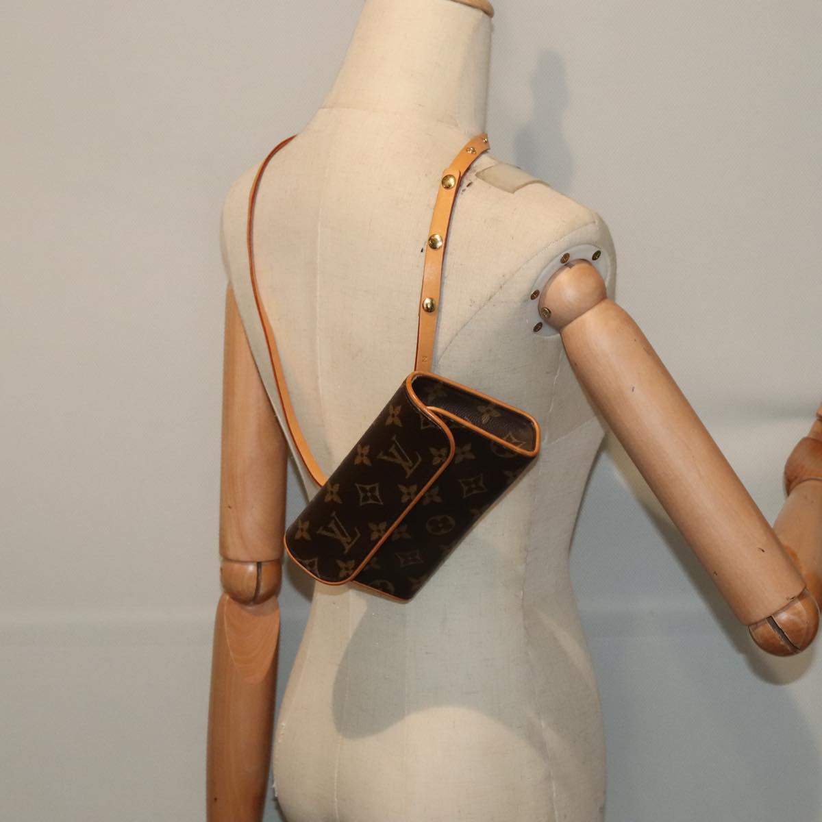 Louis Vuitton Florentine, Brown, Canvas, shoulder