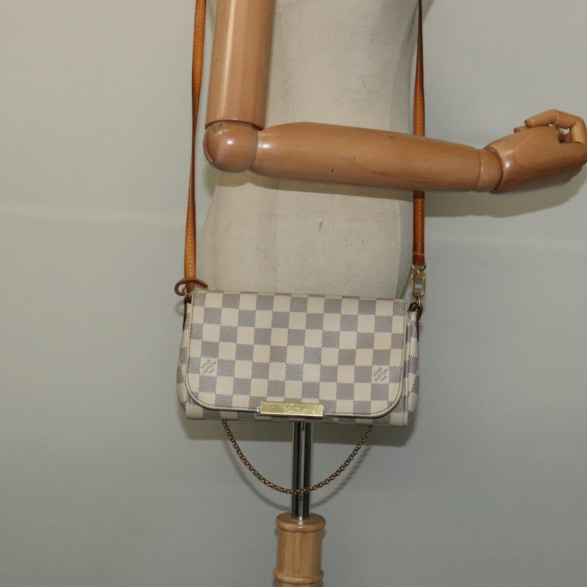 Louis Vuitton Favorite, White, Canvas, shoulder