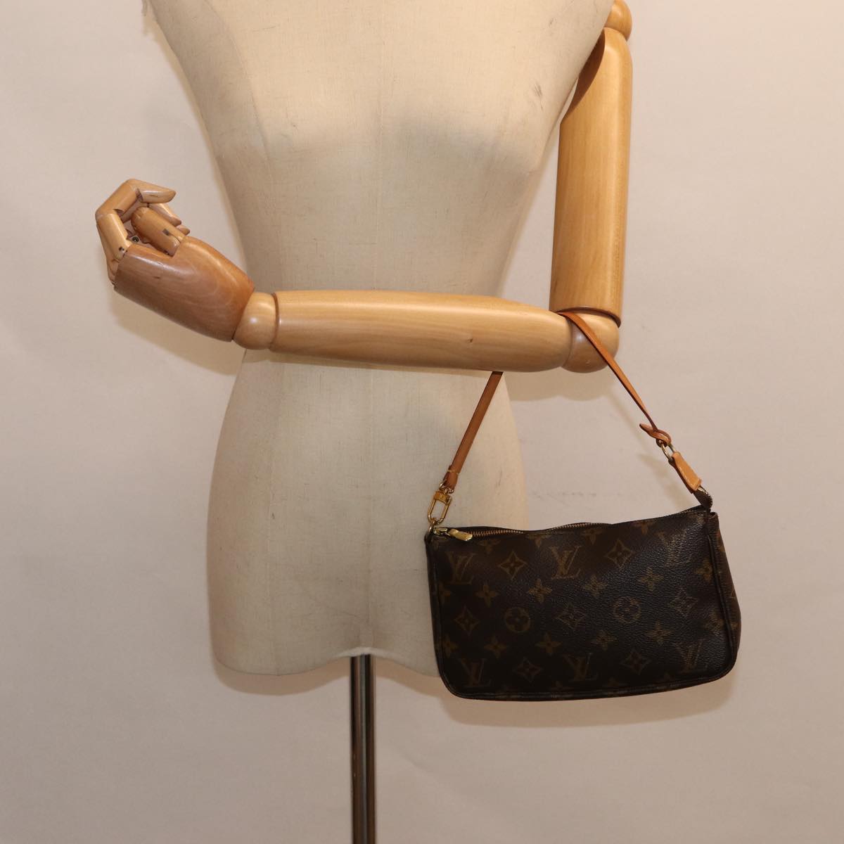 Louis Vuitton Pochette Accessoire, Brown, Canvas, clutch