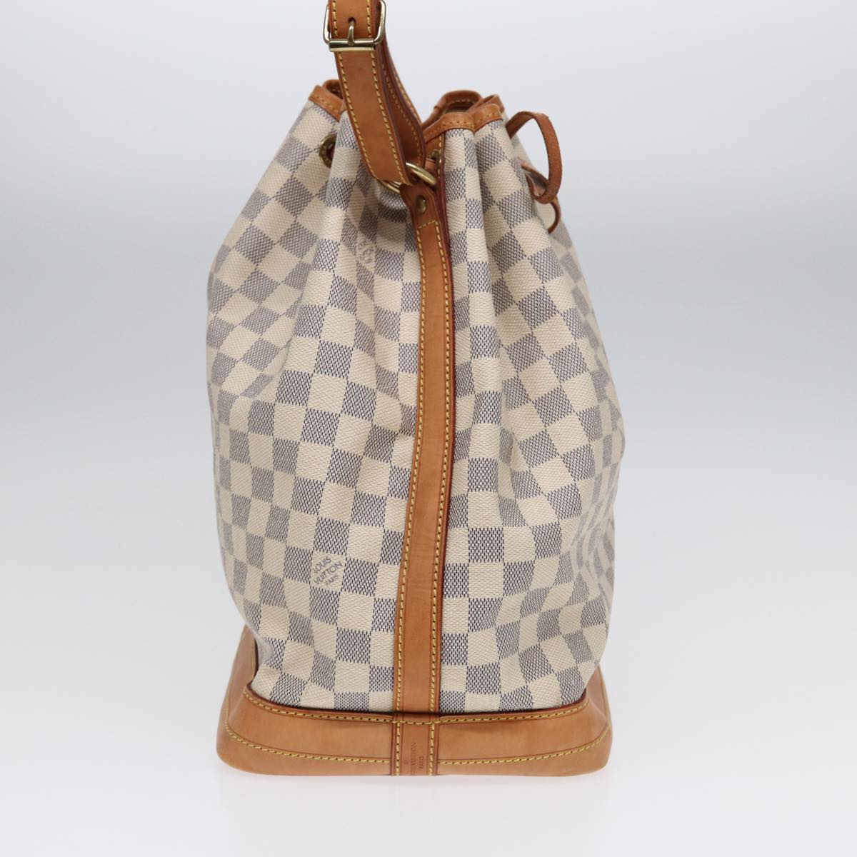 Louis Vuitton Noé, White, Canvas, shoulder