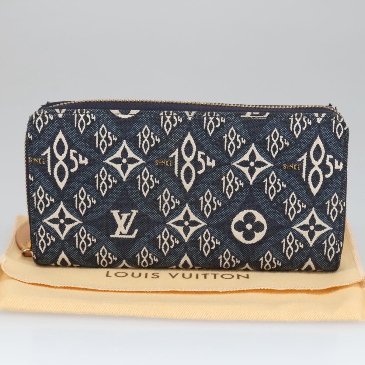 Louis Vuitton Portefeuille zippy, Blue, Canvas, wallet