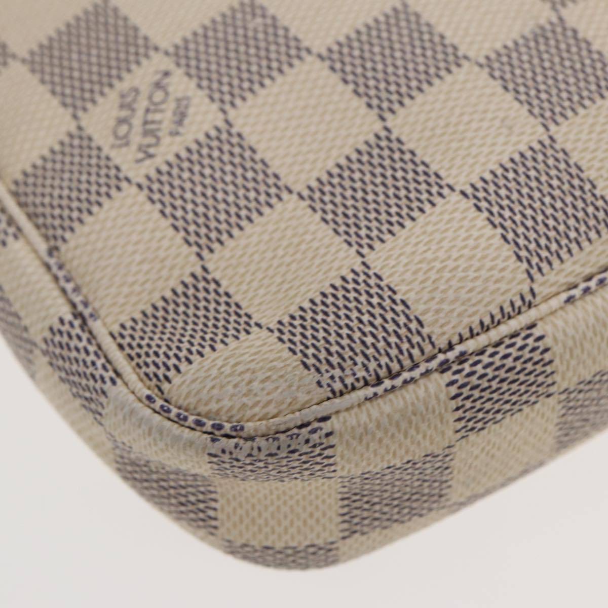 Louis Vuitton Pochette accessoires, White, Canvas, clutch