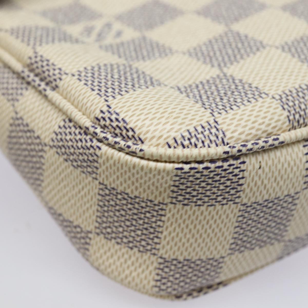 Louis Vuitton Pochette accessoires, White, Canvas, clutch