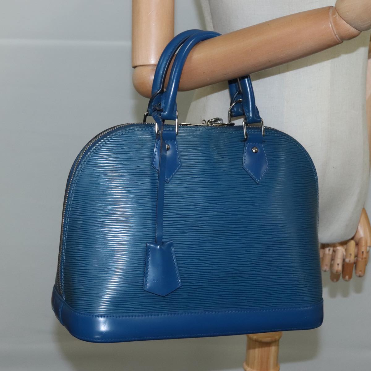 Louis Vuitton Alma, Blue, Leather, handbag