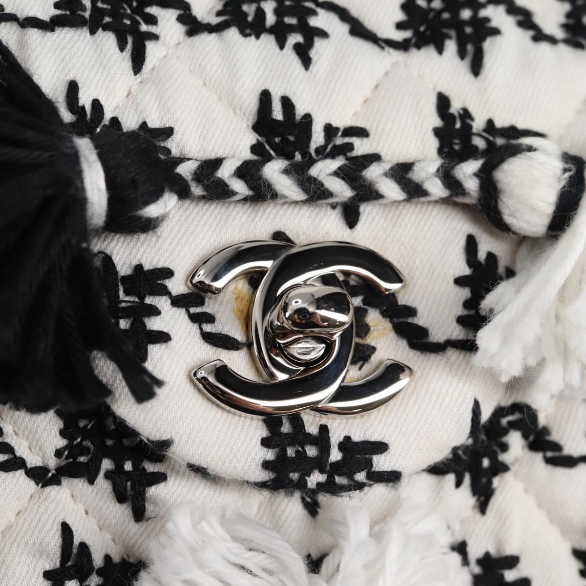 Chanel Timeless, White, Cotton, shoulder