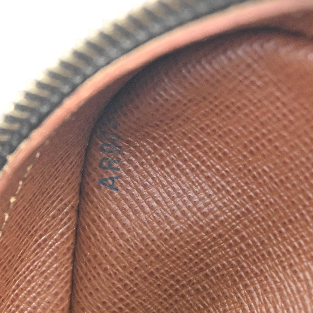 Louis Vuitton Nil Messenger Monogram Canvas, Brown, Canvas, Handbag