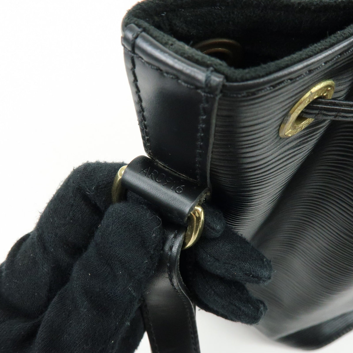 Louis Vuitton Noe Epi Leather, Black, Leather, Shoulder Bag