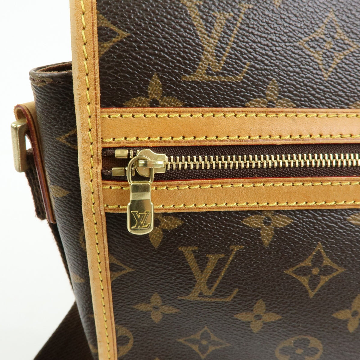 Louis Vuitton Bosphore Messenger Monogram Canvas, Brown, Canvas, Handbag