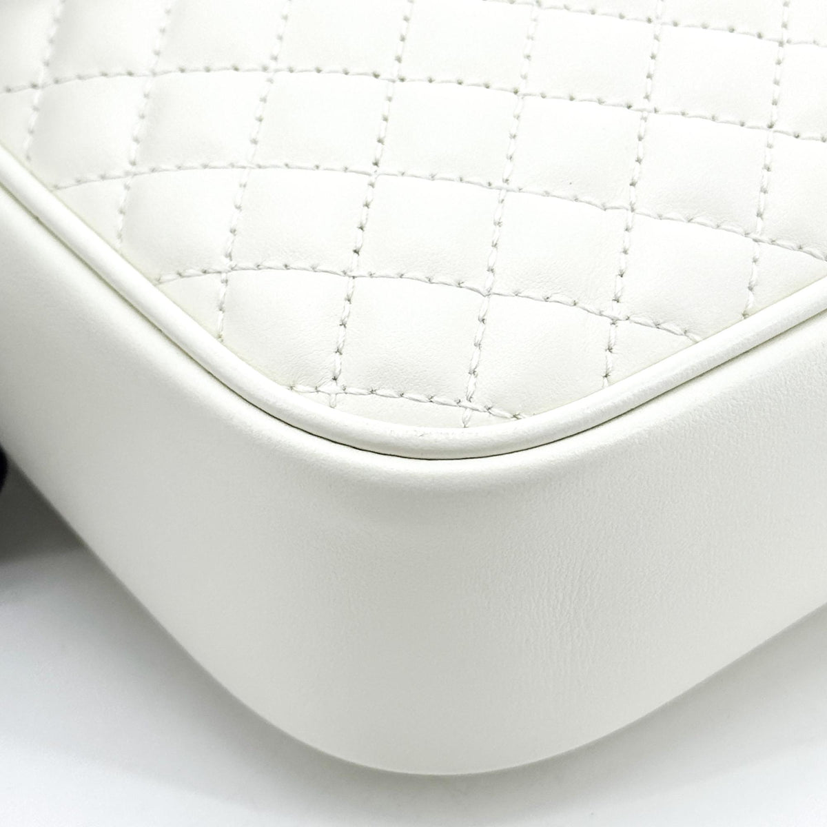 Gucci Trapuntata Camera Quilted Leather, White, Leather, Handbag