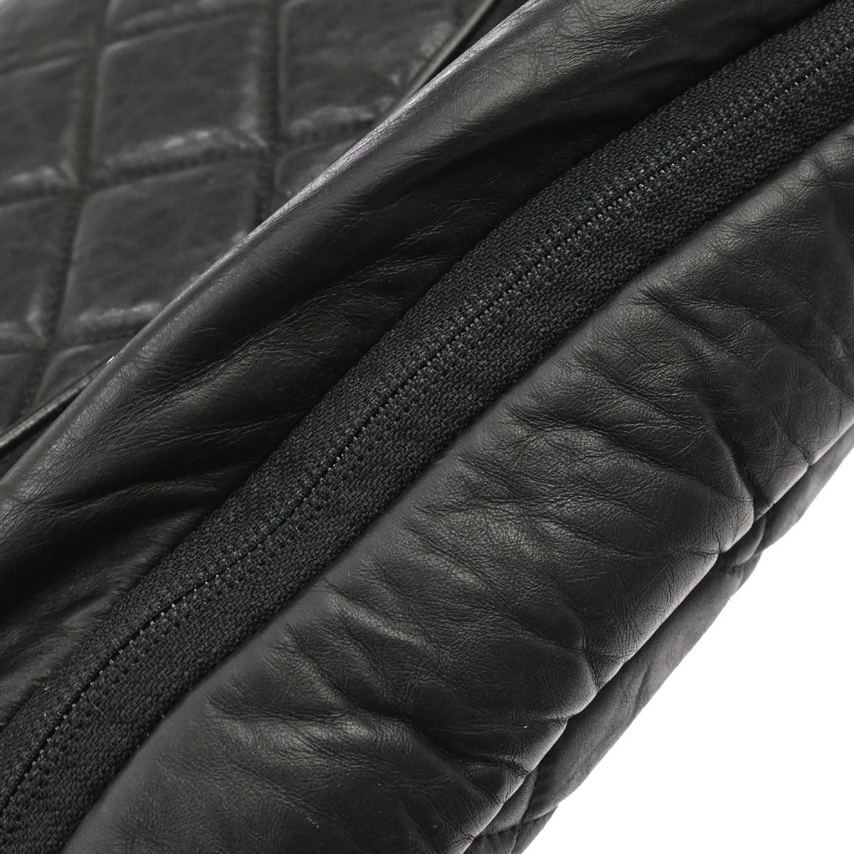 Chanel Expandable Flap Messenger Quilted Aged Calfskin, Black, Leather, Shoulder Bag