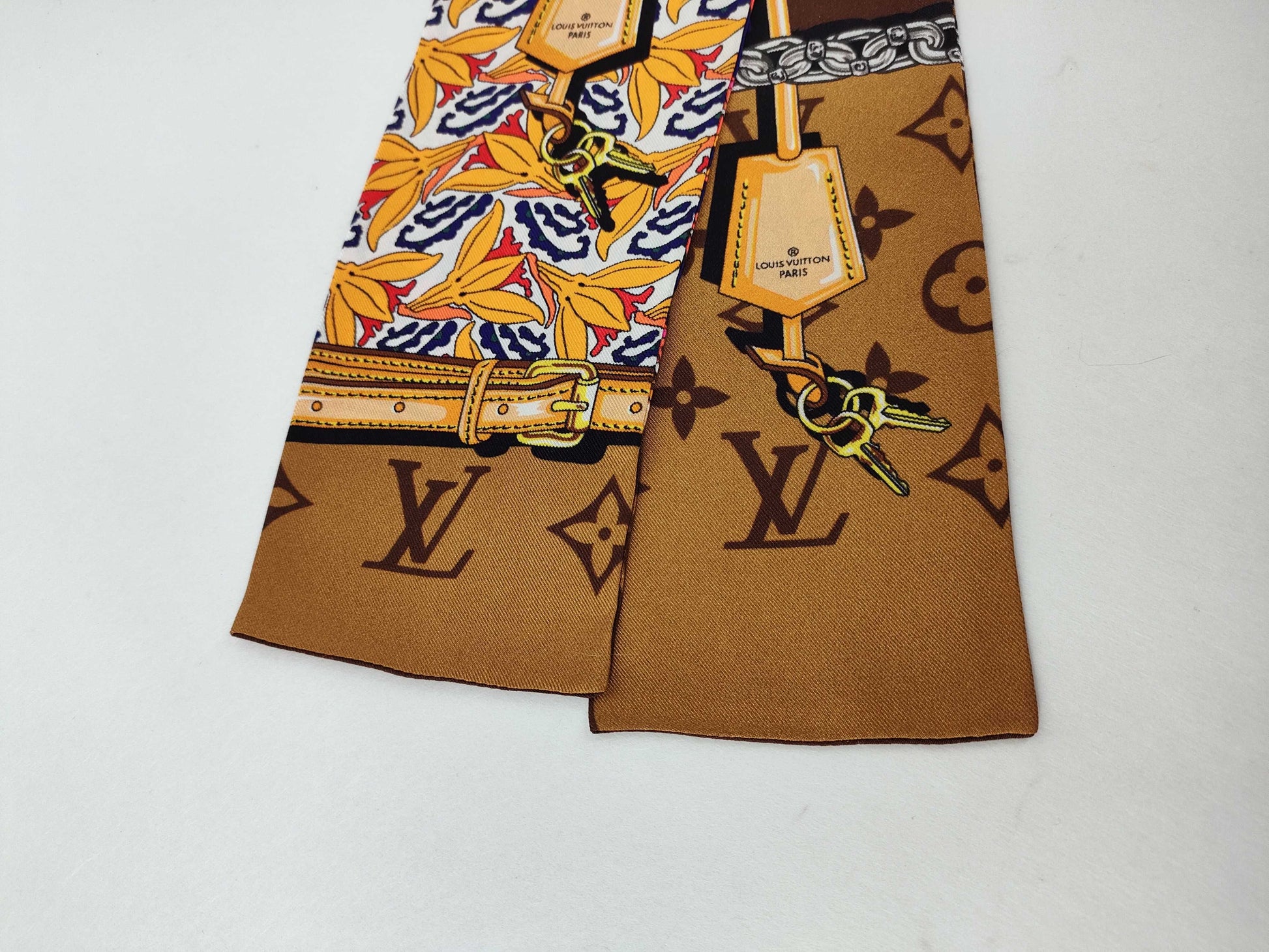 Louis Vuitton LV Essential Belt Leather, OTHER, OTHER, Scarve & shawl