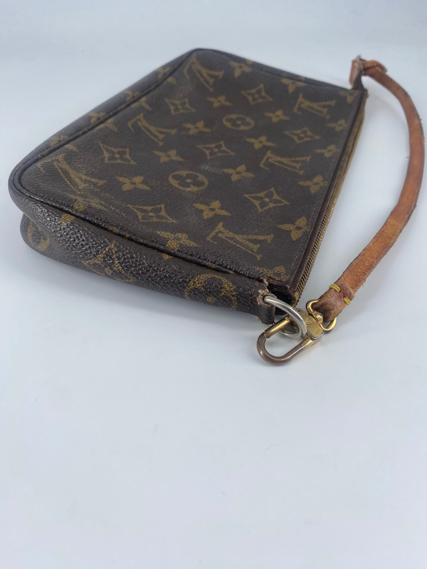 Louis Vuitton Pochette Accessoires Monogram Canvas, BROWN, CANVAS, Clutche & pouche