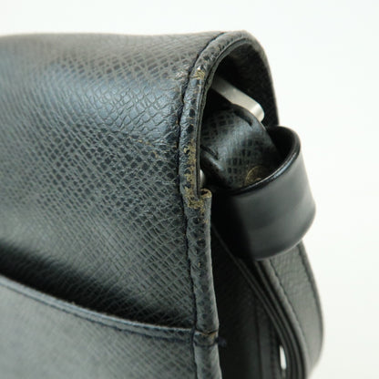 Louis Vuitton Selenga Pochette Taiga Leather, Gray, Leather, Clutch