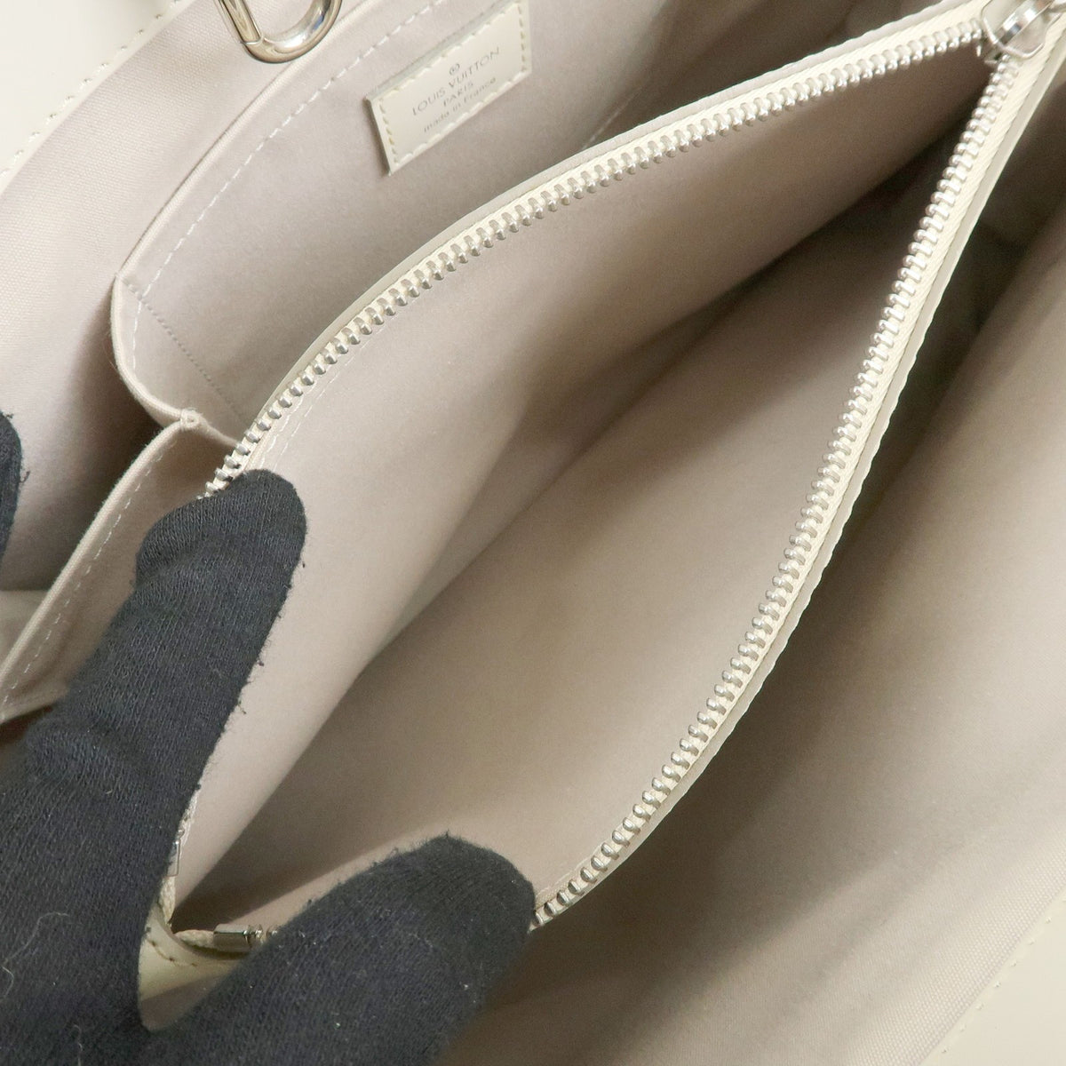 Louis Vuitton Passy Epi Leather, White, Leather, Tote Bag