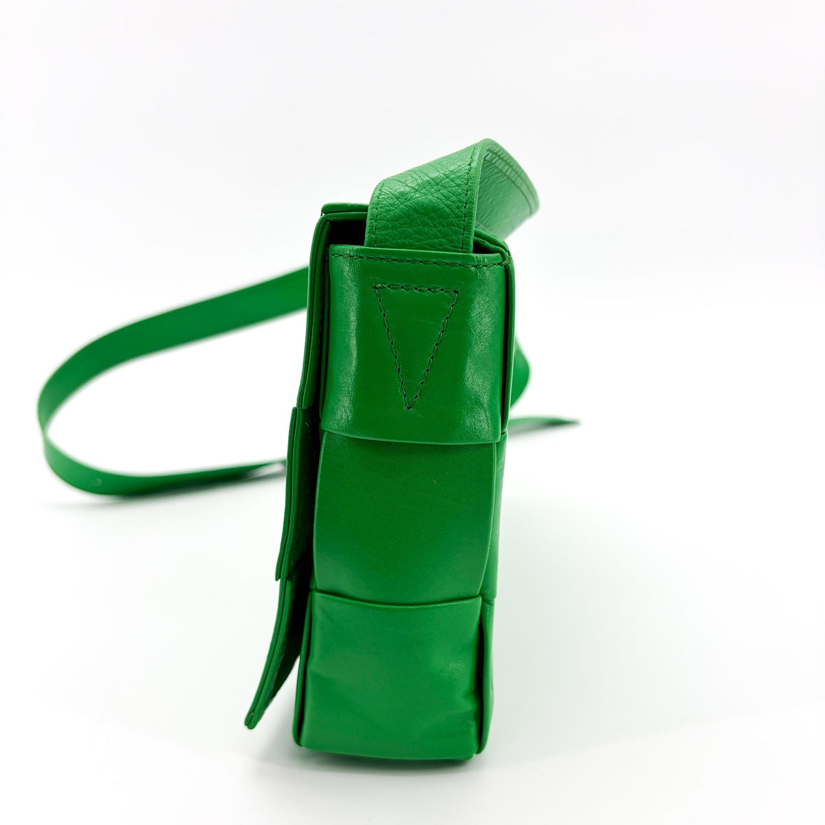 Bottega Veneta Cassette Maxi Intrecciato Leather, Green, Leather, Crossbody Bag