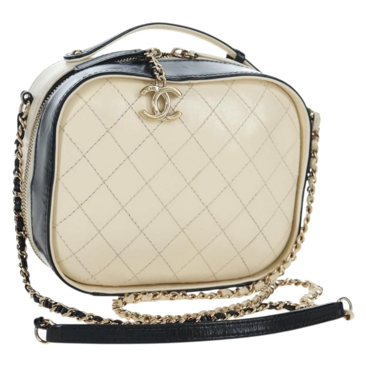 Chanel Vanity Case Quilted Crumpled Calfskin, White, Leather, Handbag