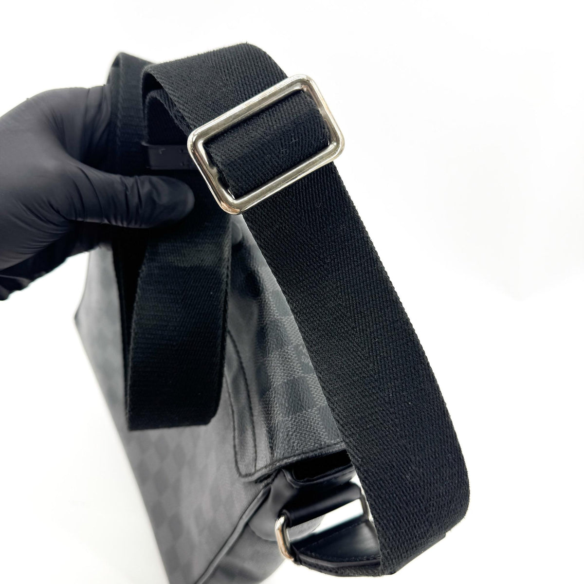 Louis Vuitton Daniel Messenger Damier Graphite, Black, Canvas, Shoulder Bag