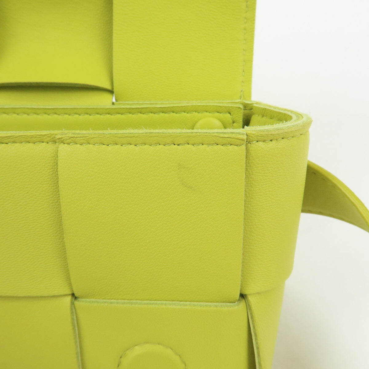 Bottega Veneta Cassette Belt Maxi Intrecciato Leather, Green, Leather, Clutch