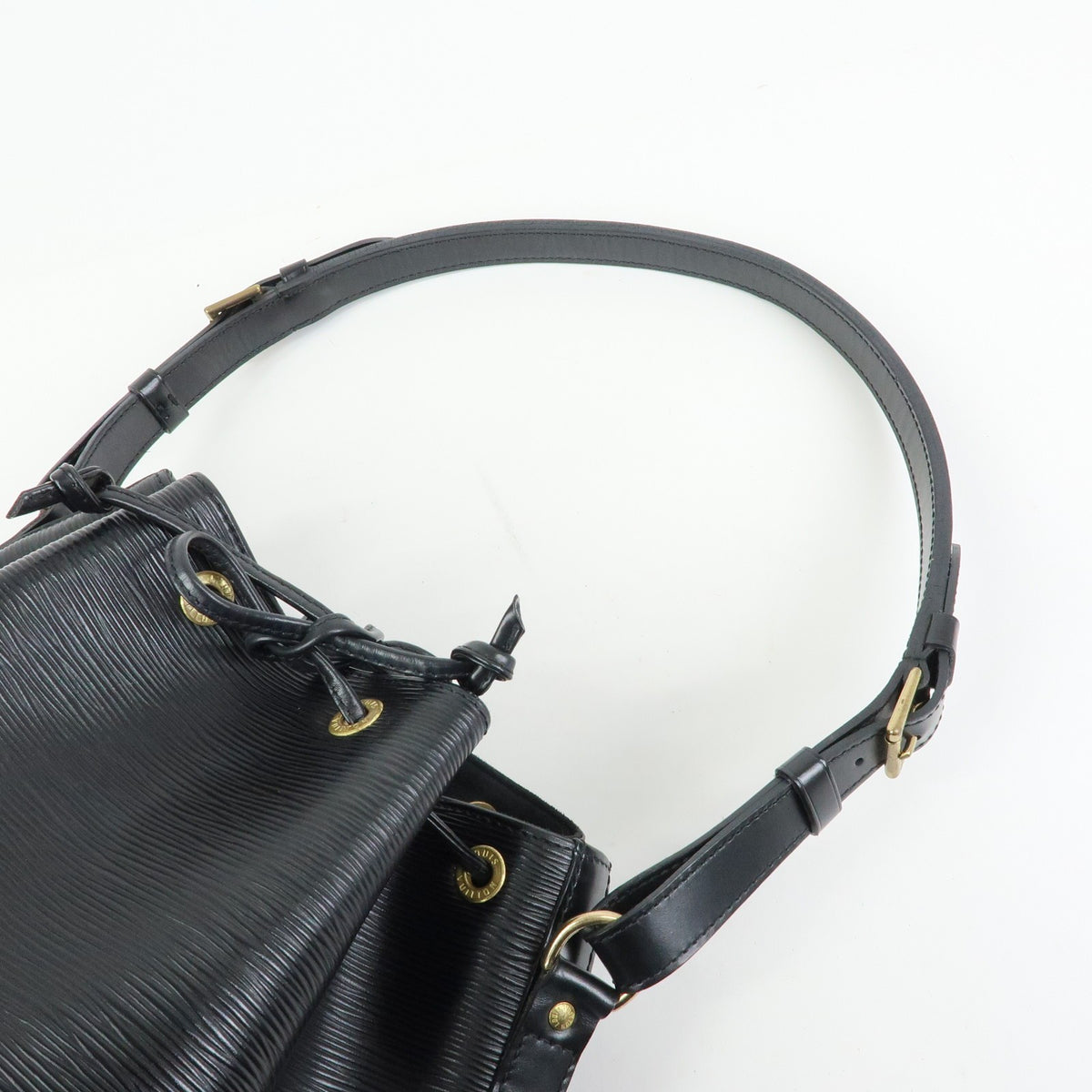 Louis Vuitton Noe Epi Leather, Black, Leather, Shoulder Bag