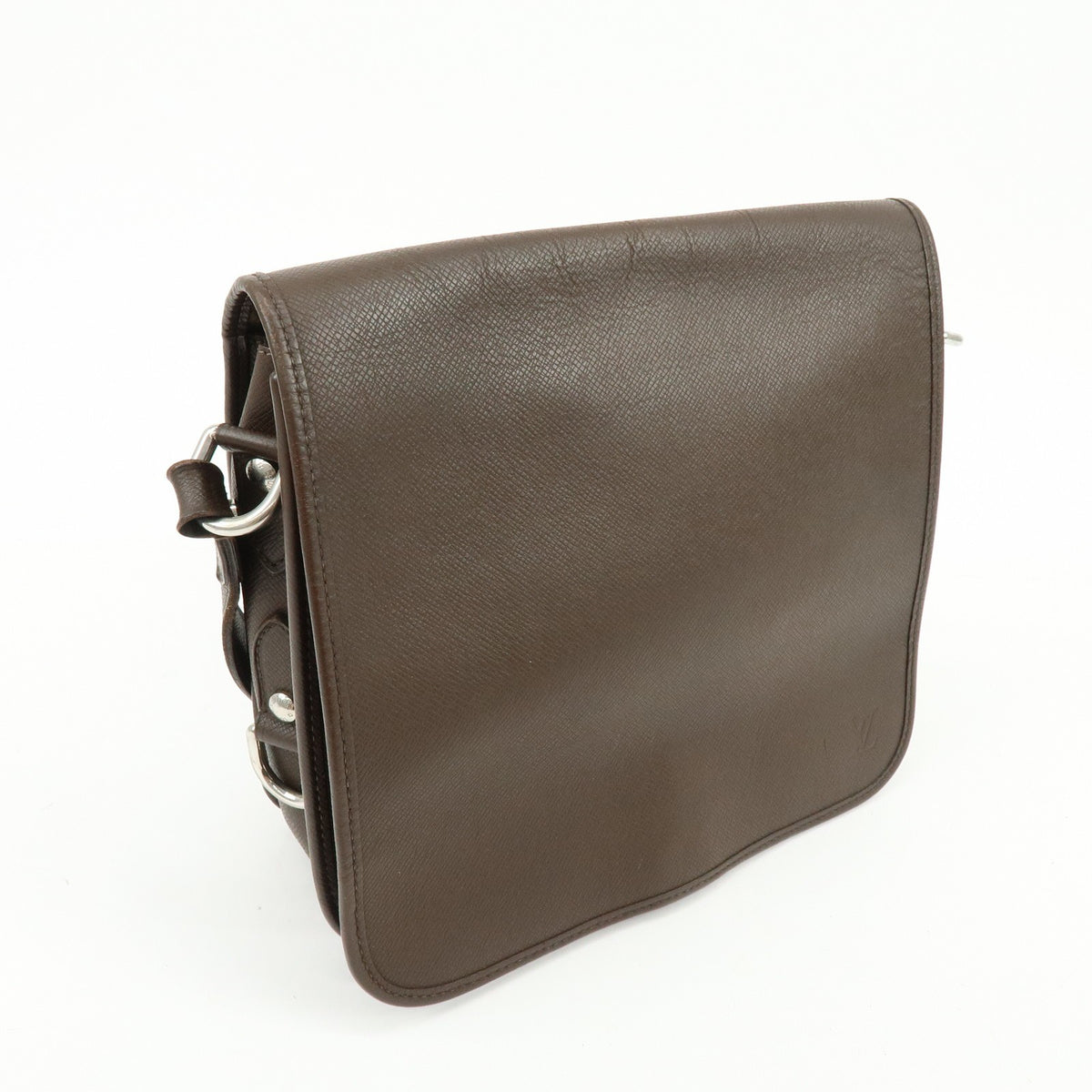 Louis Vuitton Andrei Messenger Taiga Leather, Brown, Leather, Handbag