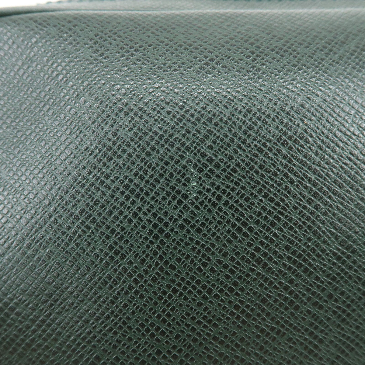 Louis Vuitton Toiletry Pouch Taiga Leather, Green, Leather, Clutch