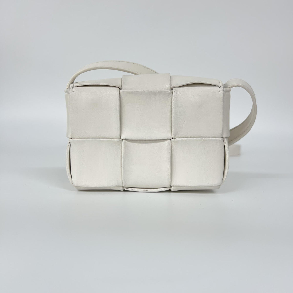 Bottega Veneta Cassette Maxi Intrecciato Leather, White, Leather, Crossbody Bag