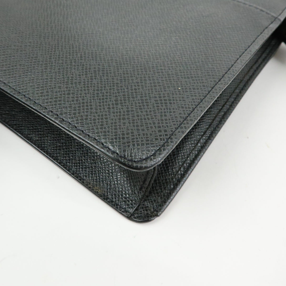 Louis Vuitton Selenga Pochette Taiga Leather, Black, Leather, Clutch