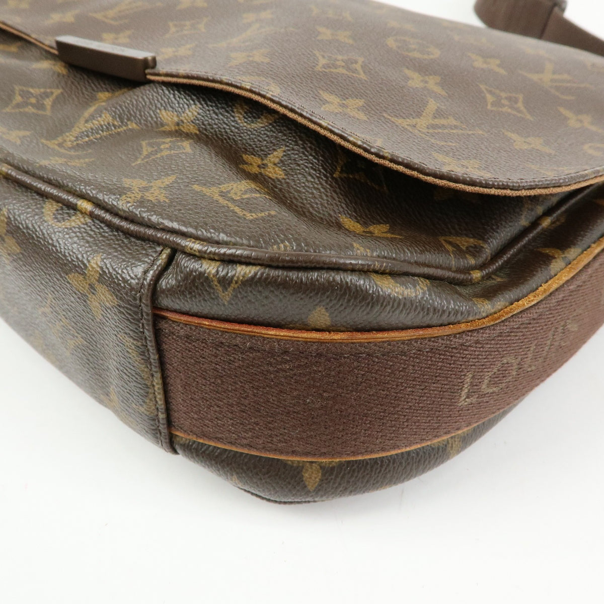 Louis Vuitton Beaubourg Messenger Monogram Canvas, Brown, Canvas, Handbag