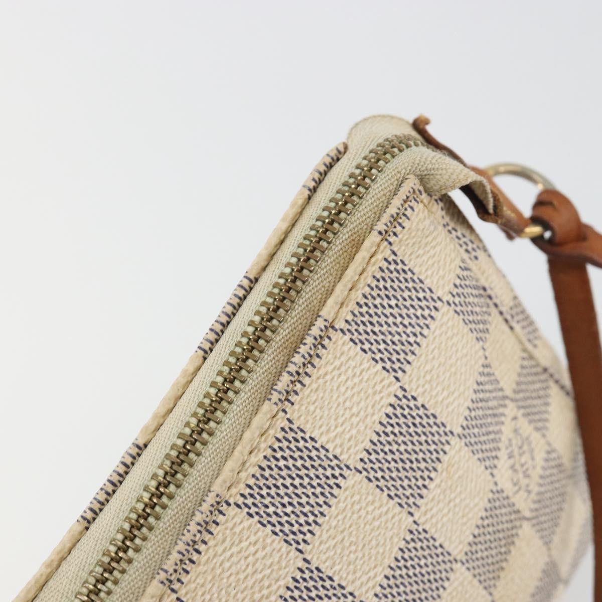 Louis Vuitton Pochette Accessoires Damier, Beige, Canvas, Clutch