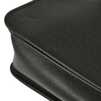 Louis Vuitton Andrei Messenger Taiga Leather, Black, Leather, Shoulder Bag