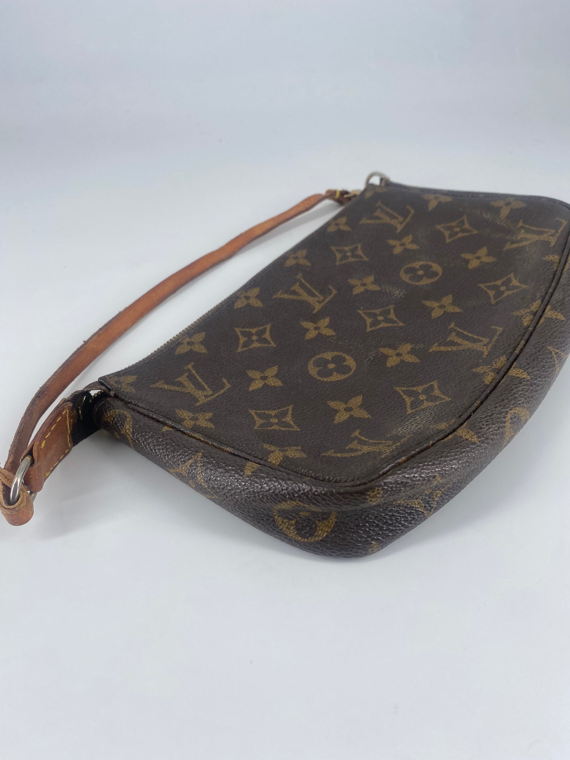 Louis Vuitton Pochette Accessoires Monogram Canvas, BROWN, CANVAS, Clutche & pouche