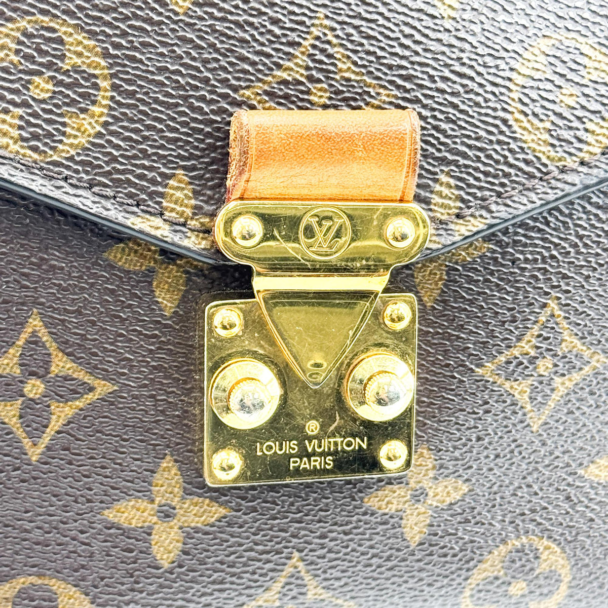 Louis Vuitton Pochette Metis Monogram Canvas, Brown, Canvas, Clutch