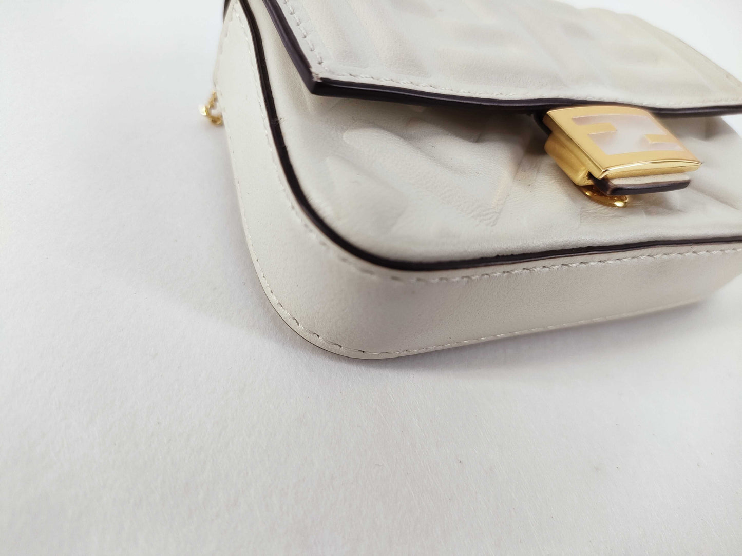 Fendi logo zip pouch FF Printed Leathear, White, Leather, Clutch