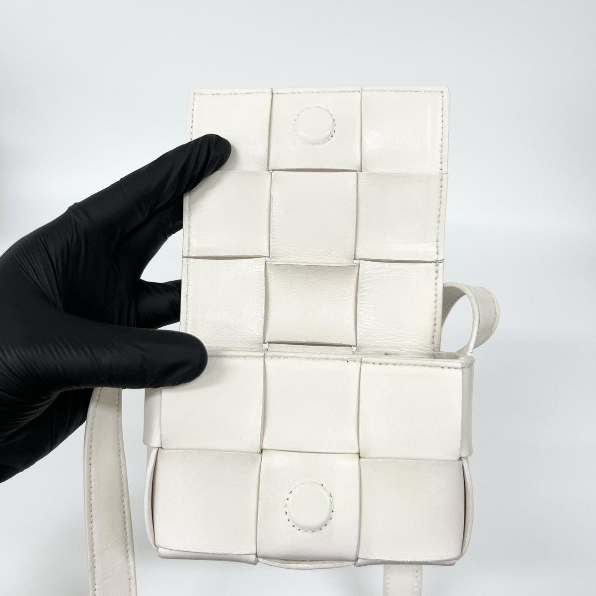 Bottega Veneta Cassette Maxi Intrecciato Leather, White, Leather, Crossbody Bag