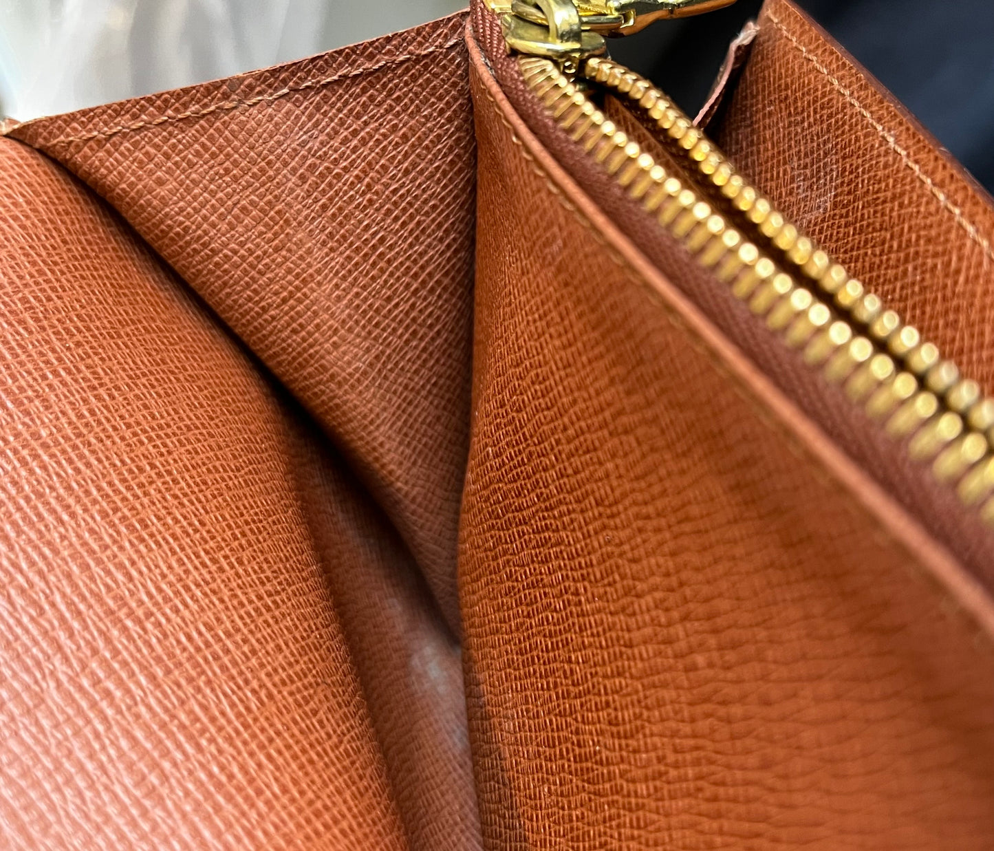 Louis Vuitton Sarah Monogram Canvas, Brown, Canvas, Clutch