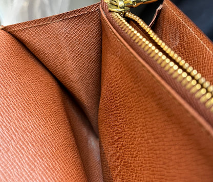Louis Vuitton Sarah Monogram Canvas, Brown, Canvas, Clutch