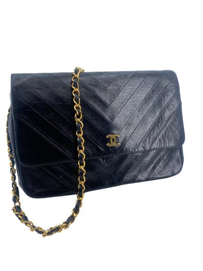 Chanel V-Stich, Black, Leather, shoulder