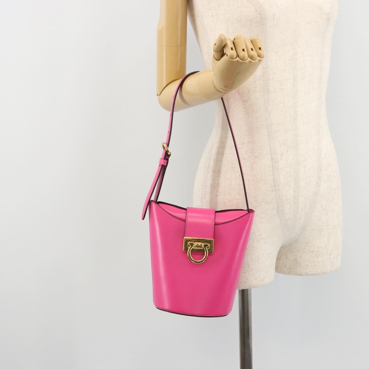 Salvatore Ferragamo Trifolio Leather, Pink, Leather, Shoulder Bag