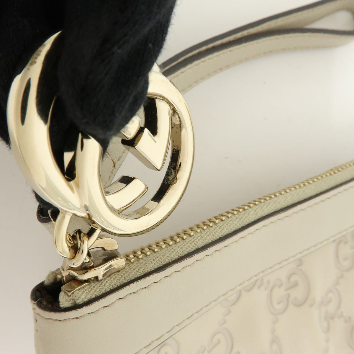 Gucci Heart Wristlet Guccissima Leather, Beige, Leather, Clutch