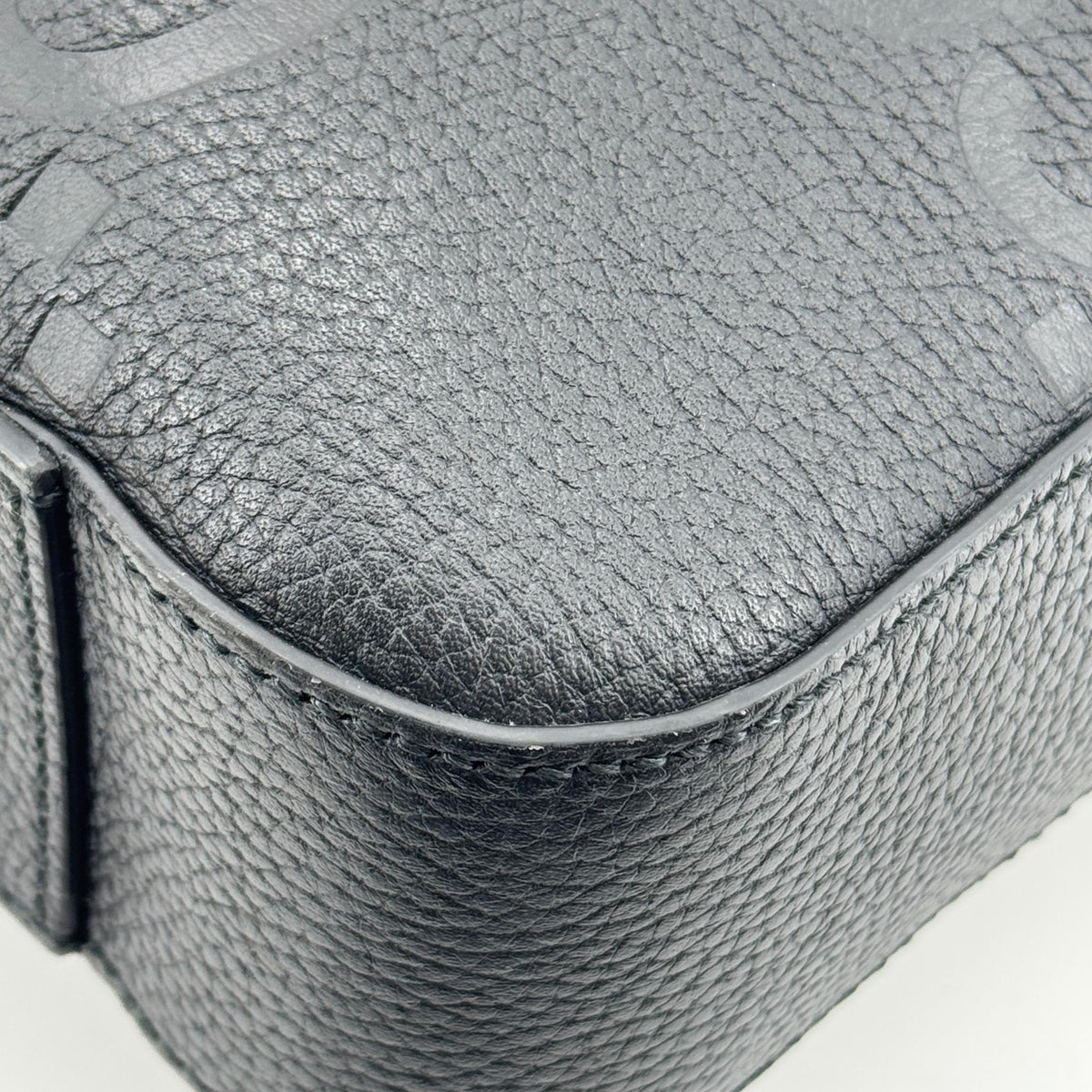 Gucci Convertible Jumbo GG Embossed Leather, Black, Leather, Tote Bag