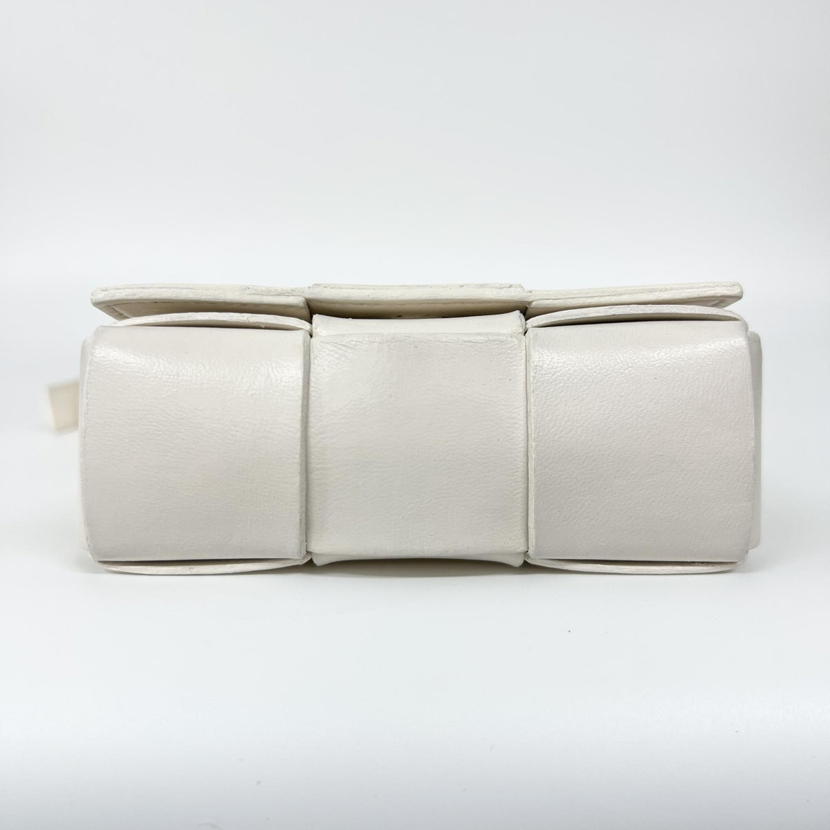 Bottega Veneta Cassette Maxi Intrecciato Leather, White, Leather, Crossbody Bag