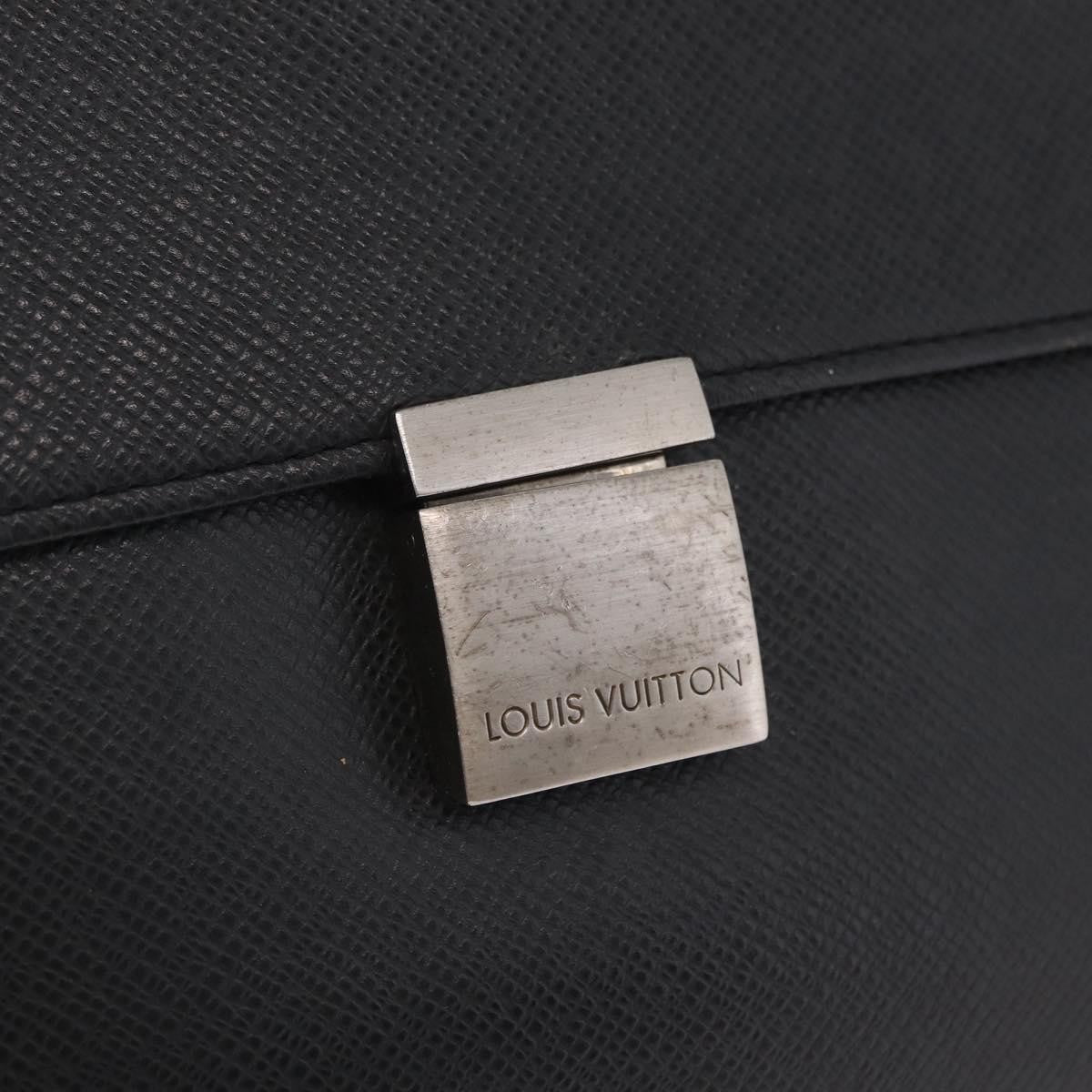 Louis Vuitton Selenga Pochette Taiga Leather, Gray, Leather, Clutch